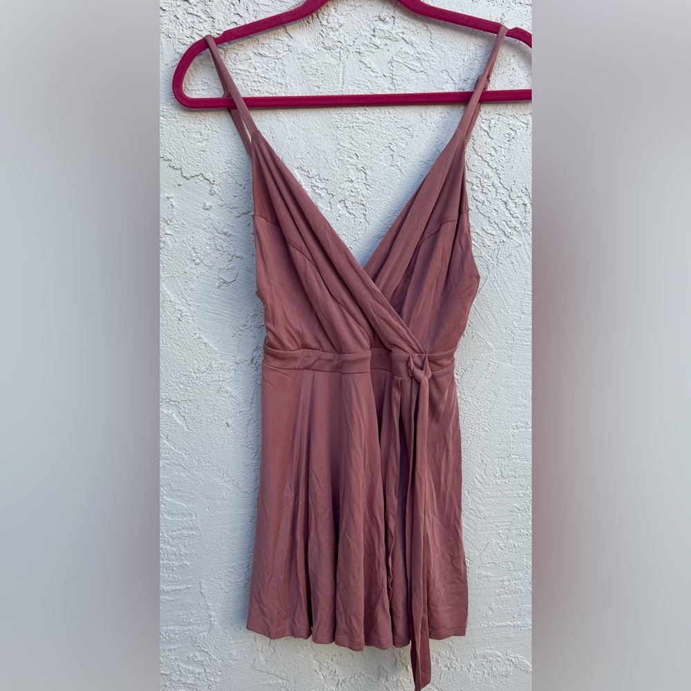 Cute pink romper 🎀 very comfortable but can be dressed up!